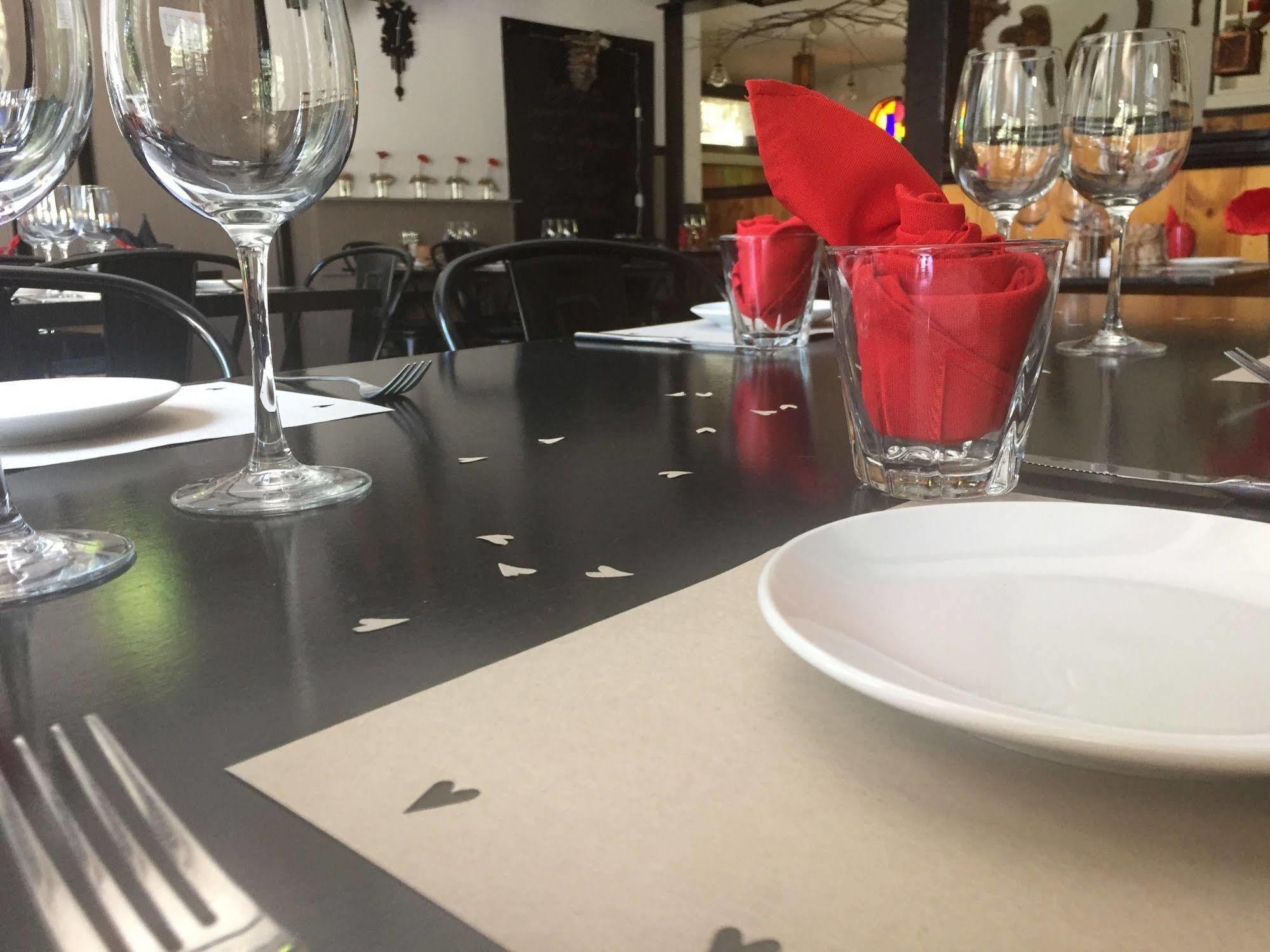 Black Bear Inn Тредбо Экстерьер фото